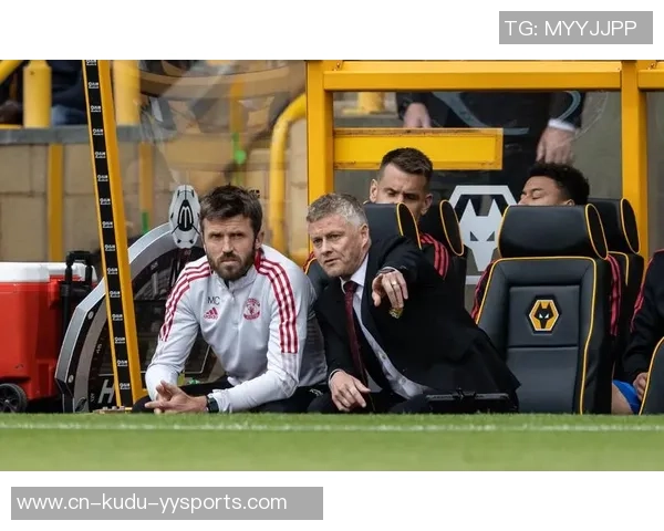 曼联1-1遭保级队绝平,阿莫林懊丧表态引热议,球迷-脑子不会转弯